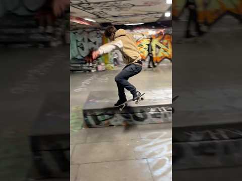 Social Media Video Thumbnail